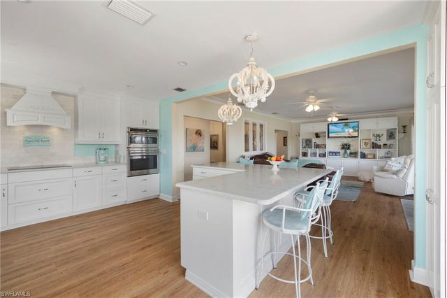 1425 Causey CT, Sanibel, FL 33957