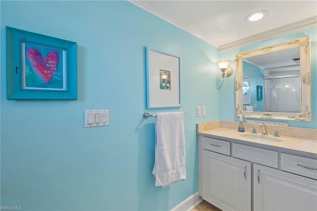 1425 Causey CT, Sanibel, FL 33957