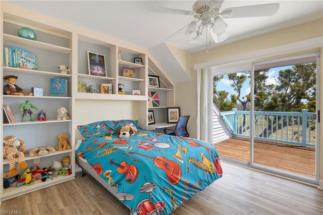 1425 Causey CT, Sanibel, FL 33957