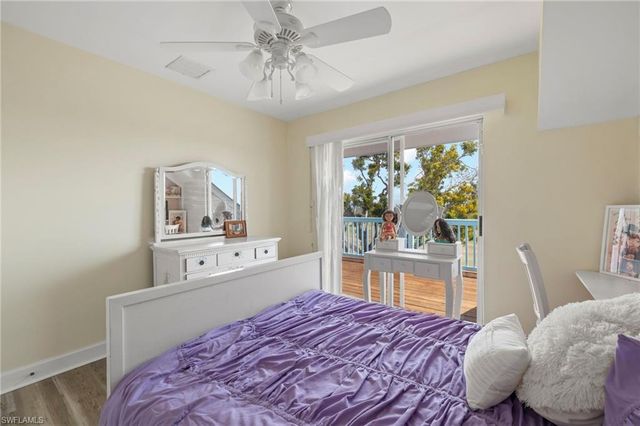 1425 Causey CT, Sanibel, FL 33957