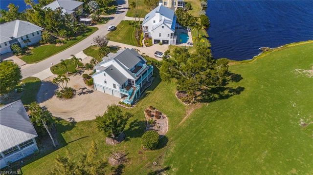 1425 Causey CT, Sanibel, FL 33957