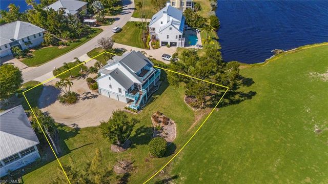 1425 Causey CT, Sanibel, FL 33957