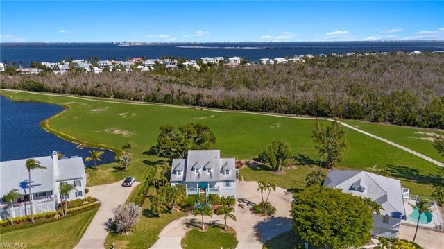 1425 Causey CT, Sanibel, FL 33957