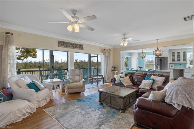 1425 Causey CT, Sanibel, FL 33957