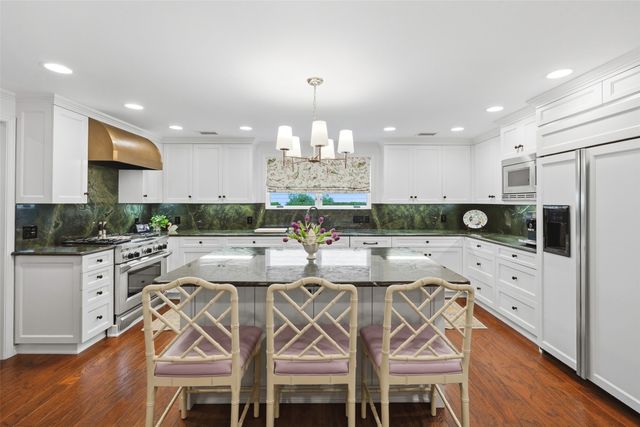4116 Harlanwood Drive, Fort Worth, TX 76109