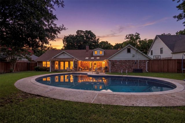 4116 Harlanwood Drive, Fort Worth, TX 76109