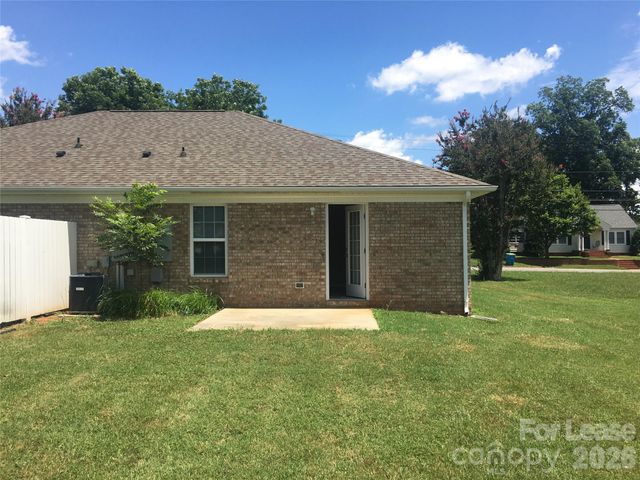 712 E Catawba Street B, Belmont, NC 28012