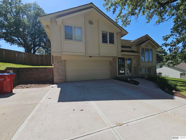 521 Vine Street, Louisville, NE 68037