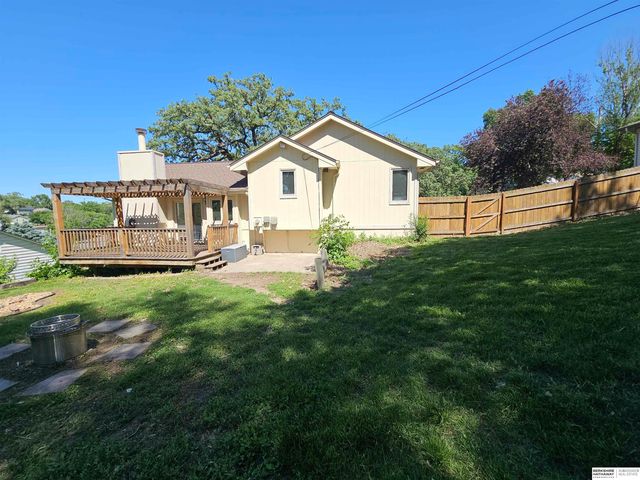 521 Vine Street, Louisville, NE 68037