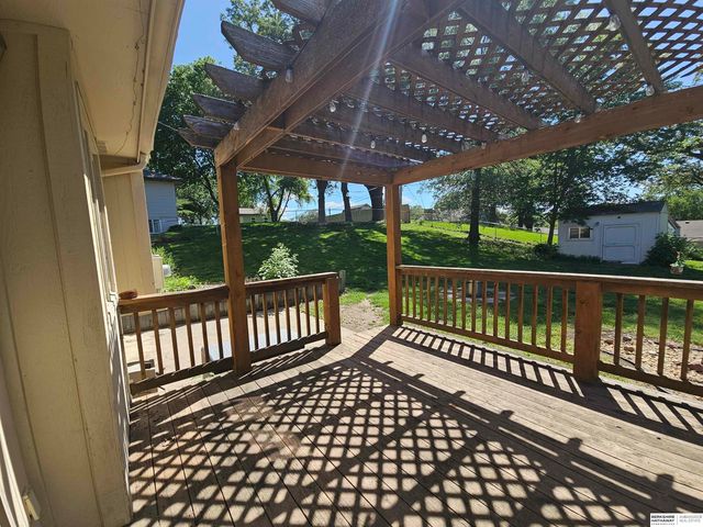 521 Vine Street, Louisville, NE 68037