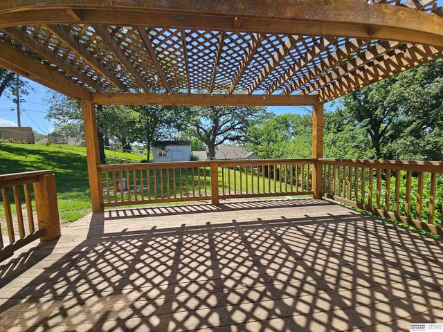 521 Vine Street, Louisville, NE 68037
