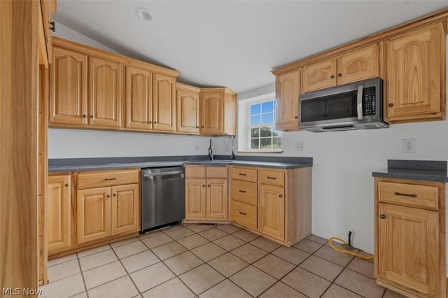1484 Lake Washington Road, Washington, WV 26181