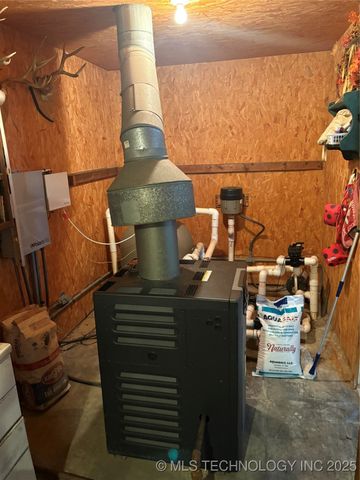 5322 Hilltop Street, Madill, OK 73446