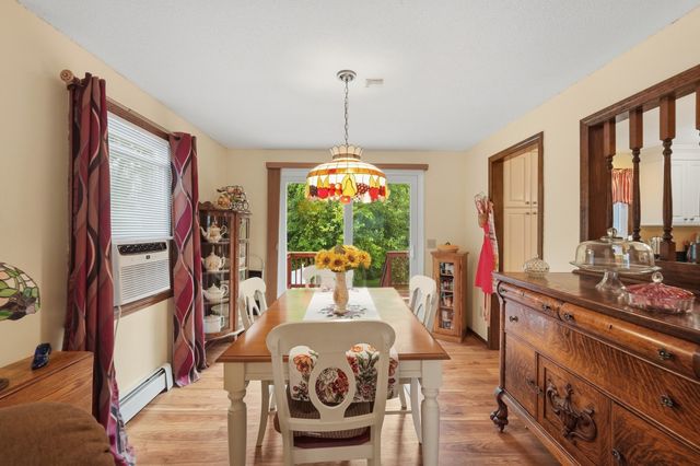 568 Lantern Ln, New Bedford, MA 02740
