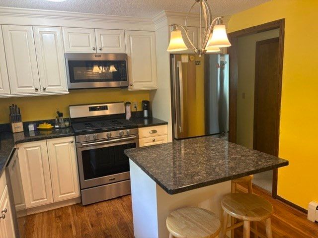 568 Lantern Ln, New Bedford, MA 02740