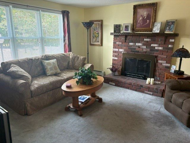 568 Lantern Ln, New Bedford, MA 02740