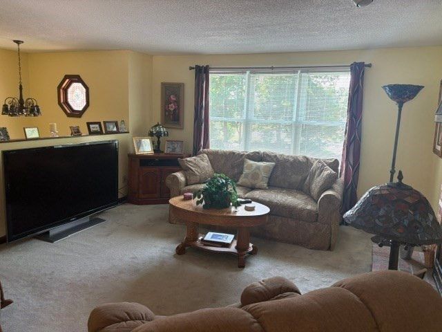 568 Lantern Ln, New Bedford, MA 02740