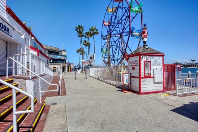 415 E Edgewater Avenue, Newport Beach, CA 92661