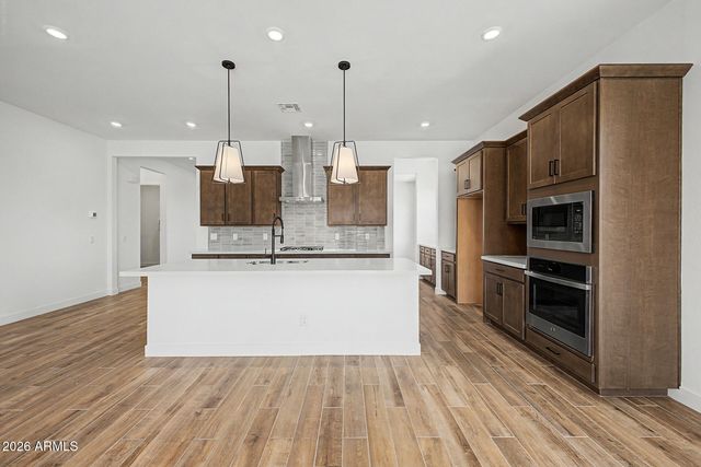 22203 W BLACKHAWK Drive, Surprise, AZ 85387