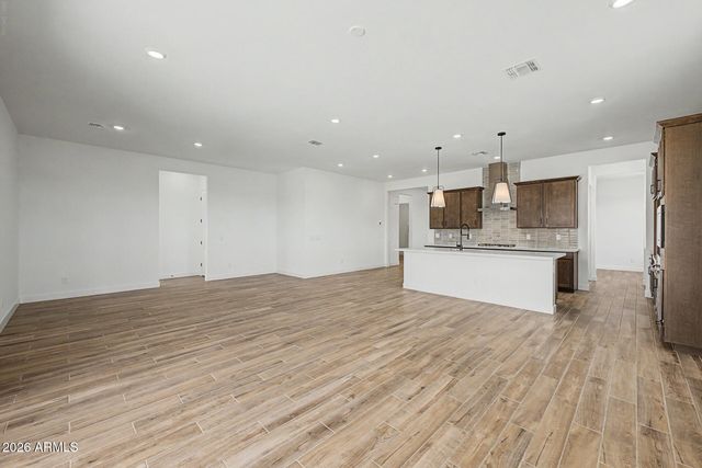 22203 W BLACKHAWK Drive, Surprise, AZ 85387