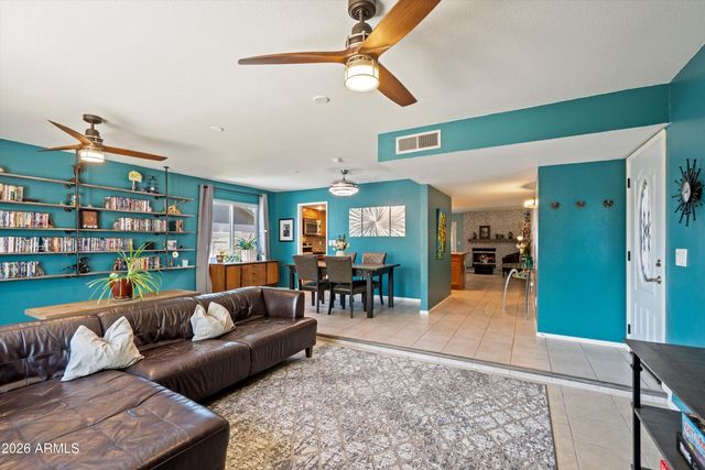 4247 E AHWATUKEE Drive, Phoenix, AZ 85044