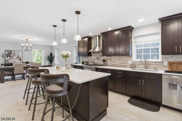 913 High Mountain Rd, North Haledon Boro, NJ 07508