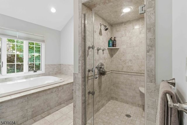 913 High Mountain Rd, North Haledon Boro, NJ 07508