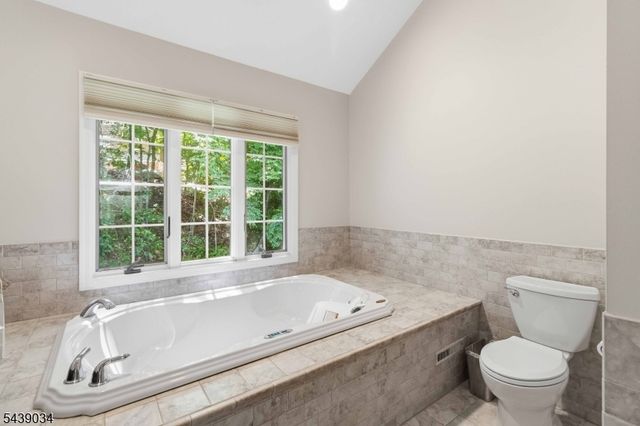 913 High Mountain Rd, North Haledon Boro, NJ 07508