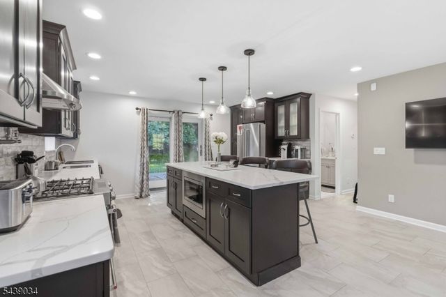 913 High Mountain Rd, North Haledon Boro, NJ 07508