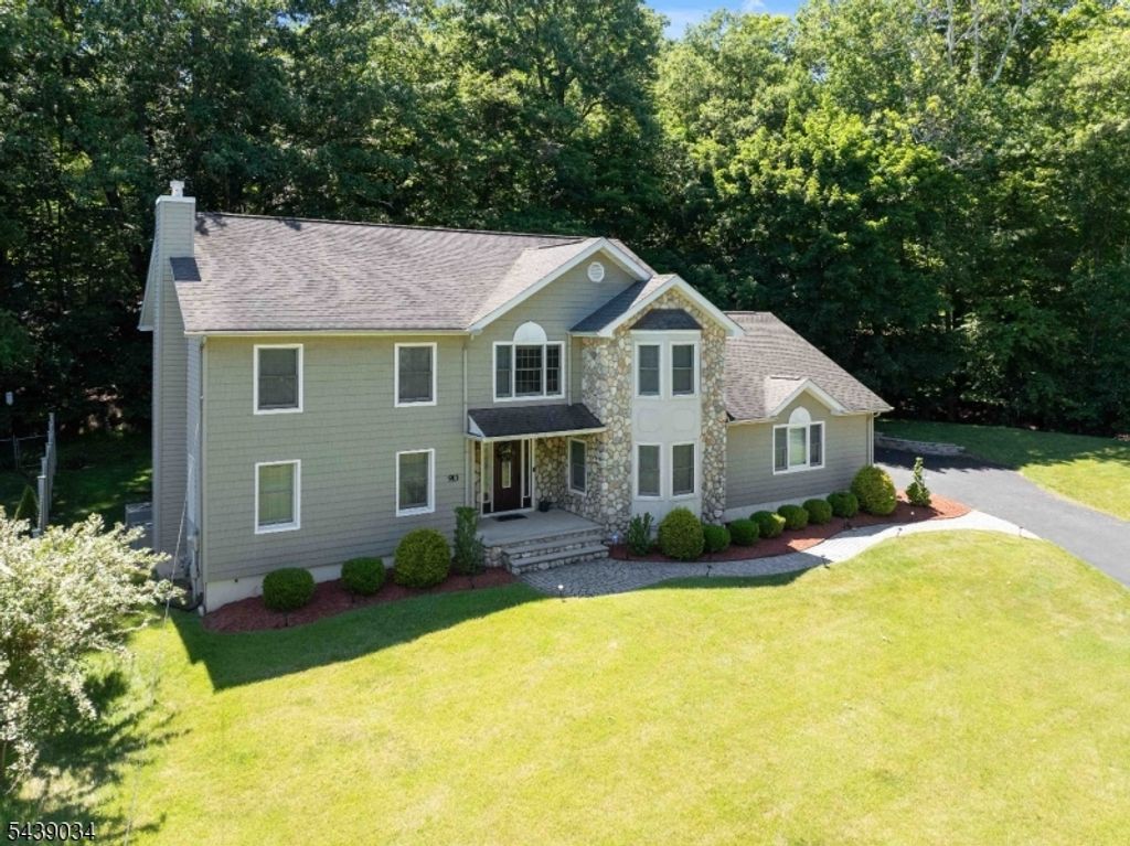 913 High Mountain Rd, North Haledon Boro, NJ 07508