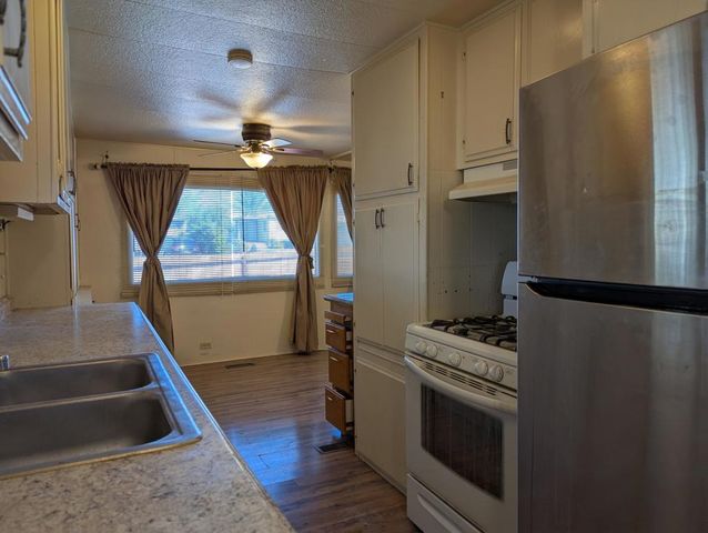 16860 Vista Del Sol, Desert Hot Springs, CA 92241