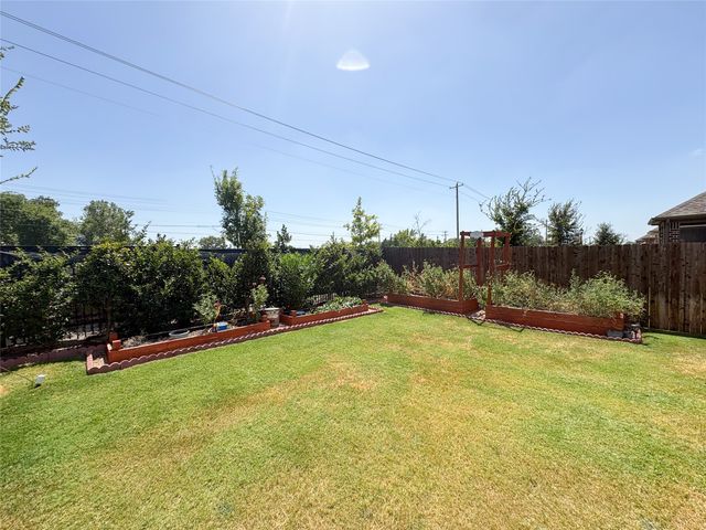 1741 Horseshoe Lane, Van Alstyne, TX 75495
