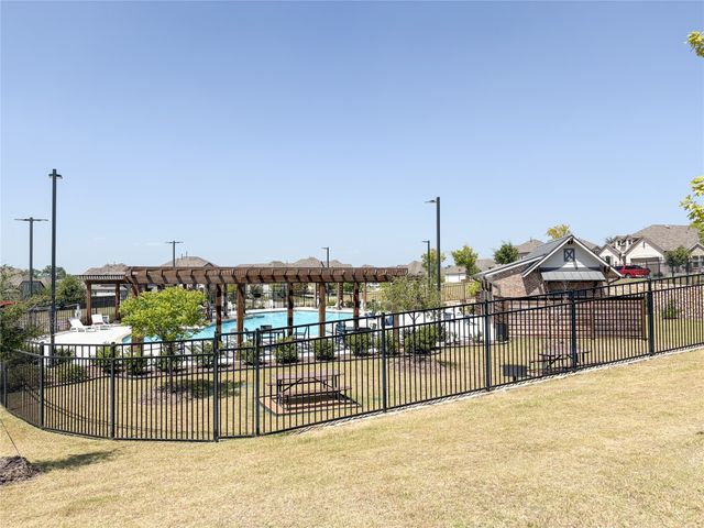 1741 Horseshoe Lane, Van Alstyne, TX 75495