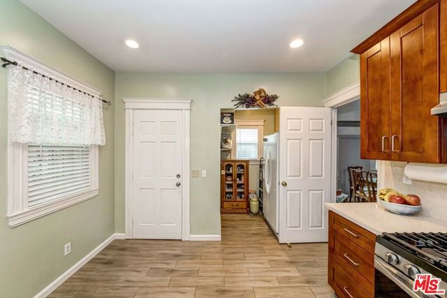 1520 S New Hampshire Avenue, Los Angeles, CA 90006