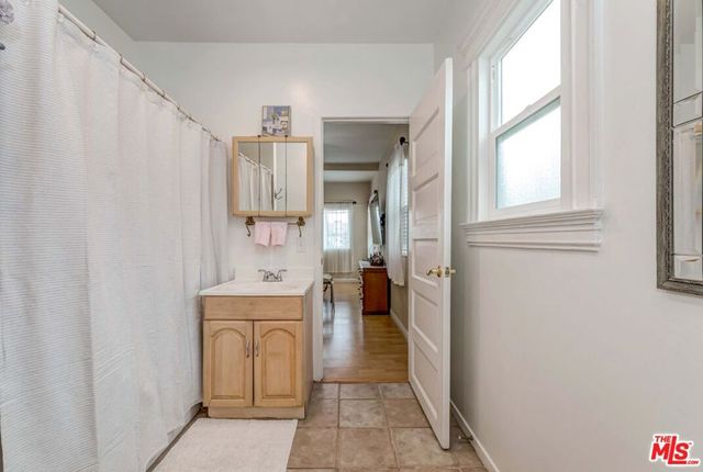 1520 S New Hampshire Avenue, Los Angeles, CA 90006