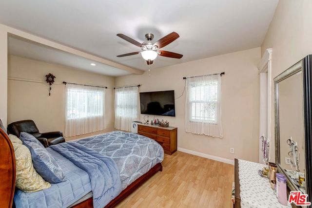 1520 S New Hampshire Avenue, Los Angeles, CA 90006