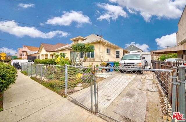 1520 S New Hampshire Avenue, Los Angeles, CA 90006