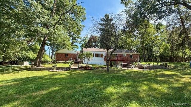 26140 Rangemore Street, Southfield, MI 48033