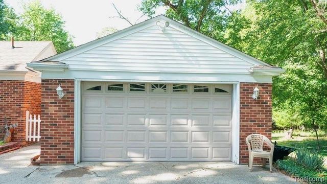 26140 Rangemore Street, Southfield, MI 48033