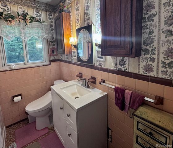26140 Rangemore Street, Southfield, MI 48033