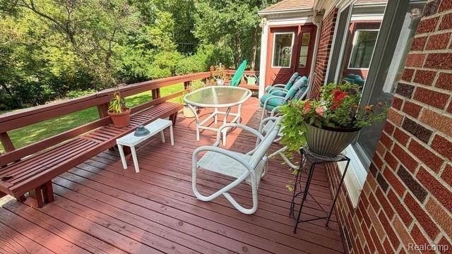 26140 Rangemore Street, Southfield, MI 48033