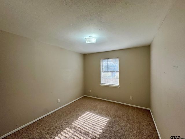 227 Woodland Circle, Crockett, TX 75835