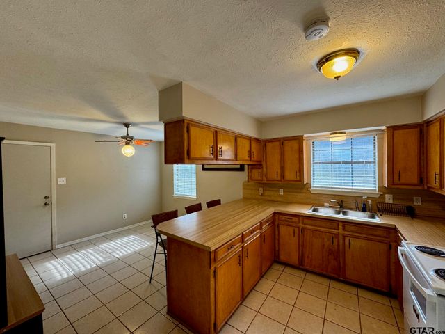 227 Woodland Circle, Crockett, TX 75835