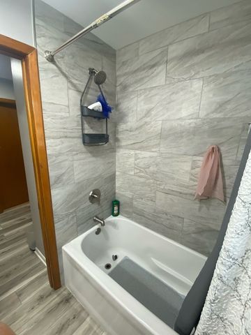 421 Hyde Park Avenue, Hillside, IL 60162