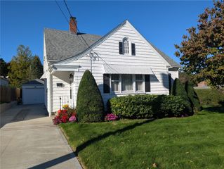 10 Bellevue Avenue, North Providence, RI 02911