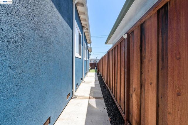 718 Baden Ave, South San Francisco, CA 94080