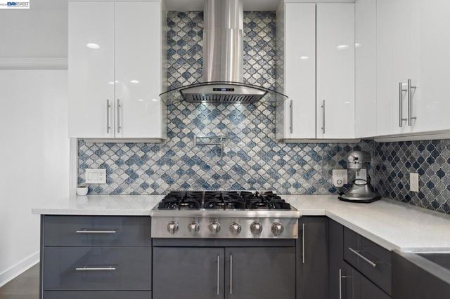 718 Baden Ave, South San Francisco, CA 94080