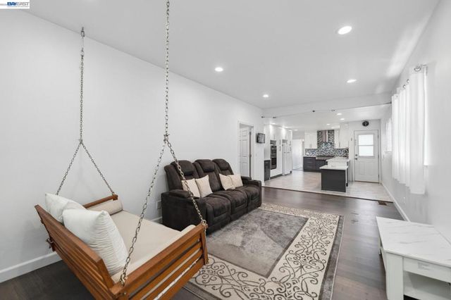 718 Baden Ave, South San Francisco, CA 94080