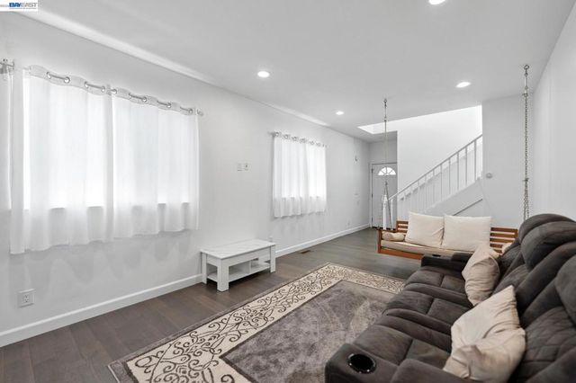 718 Baden Ave, South San Francisco, CA 94080