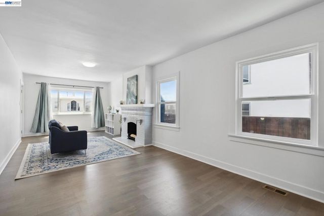 718 Baden Ave, South San Francisco, CA 94080